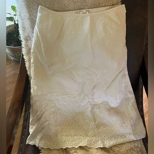 Coup de pied lace vintage skirt